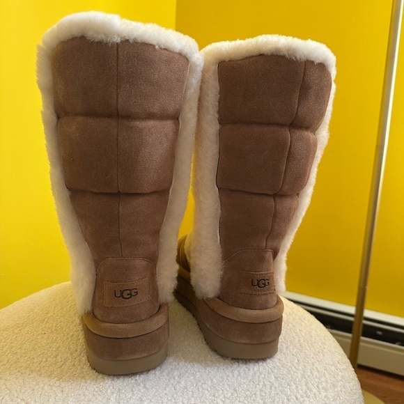 NEW UGG Women's Classic Chillapeak Tall Platform Boot Size 6 - Picture 9 of 16